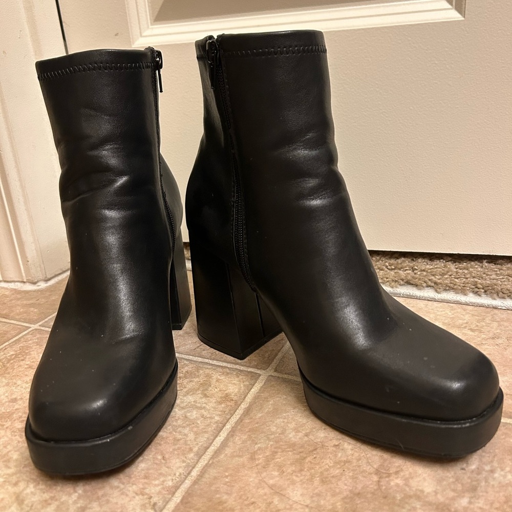 Steve Madden “Kaleb” platform ankle boots black SZ 8